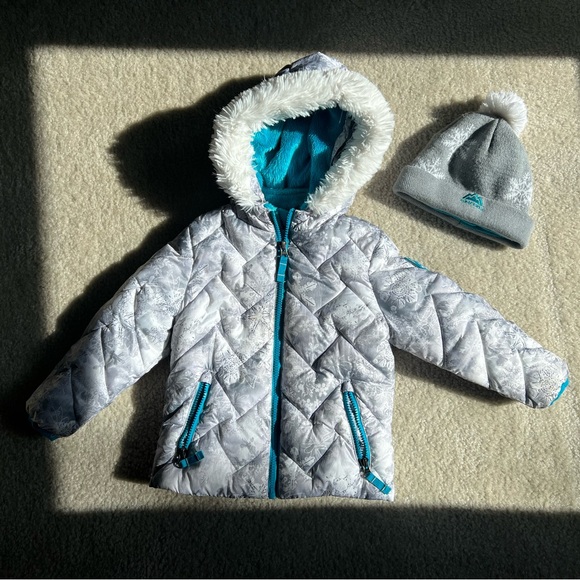 Snozu winter coat 3T 
Come with beanie - Picture 2 of 13